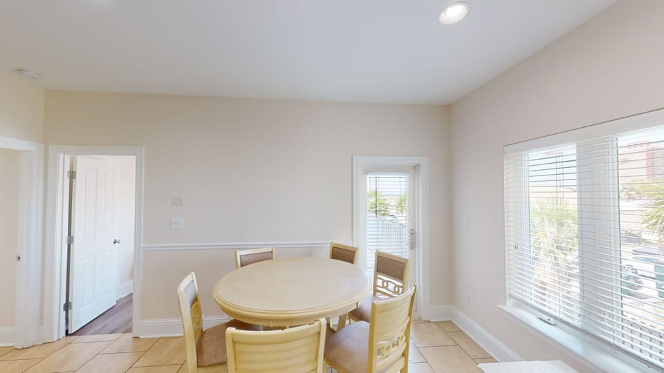 Kiran-A102-Dining area