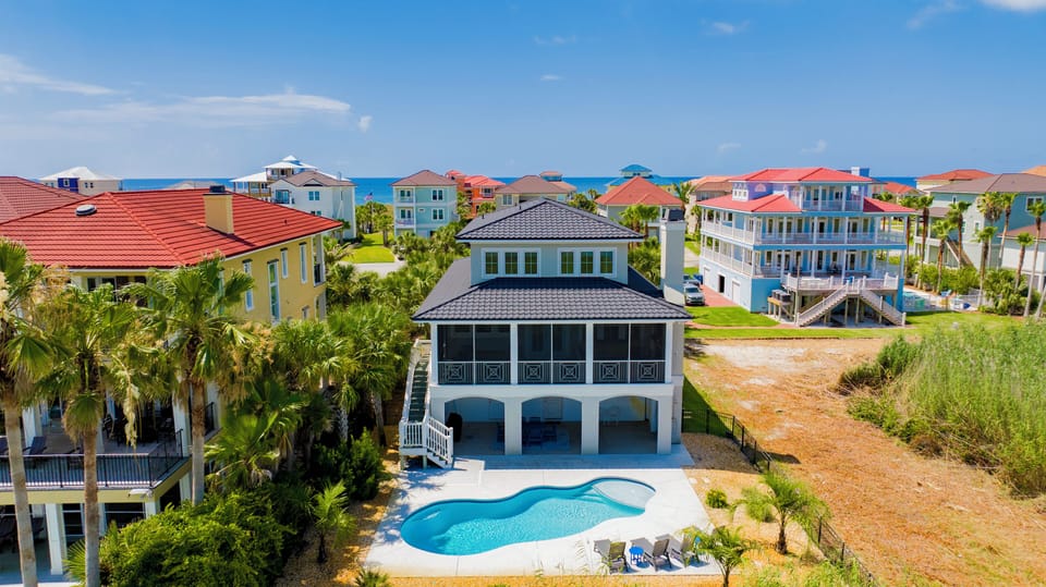 Pet-friendly home in the desired Laguna Key neighborhood