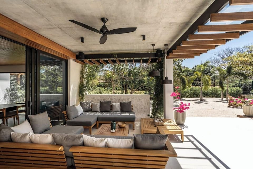 Outdoor lounge