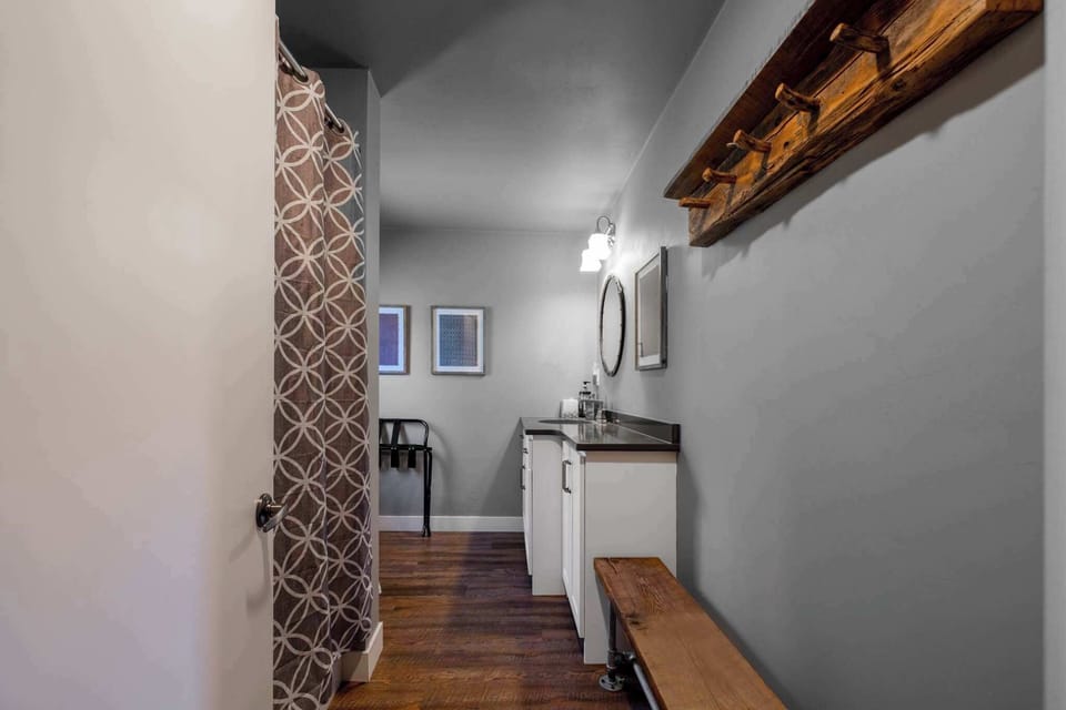 Large, full bathroom