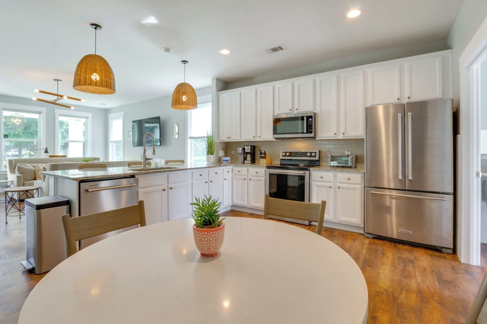 Dining & Kitchen Area | Open Interior | Free WiFi