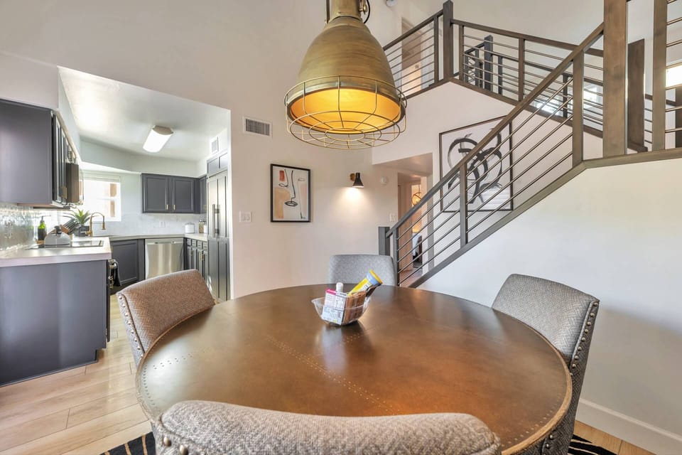 Nice layout! Dining room seating for 4 just off the kitchen