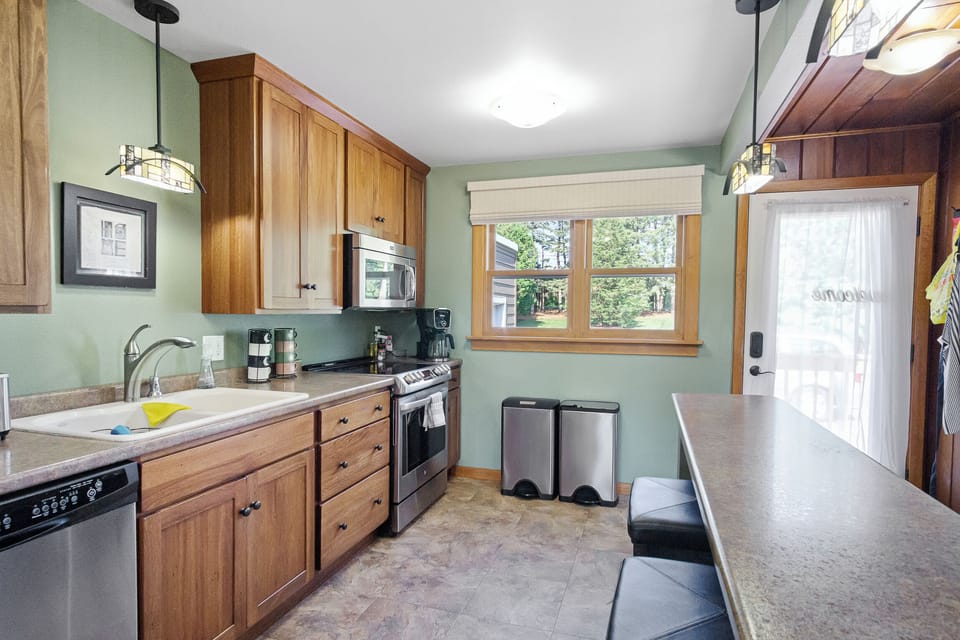 Full kitchen with update appliances.