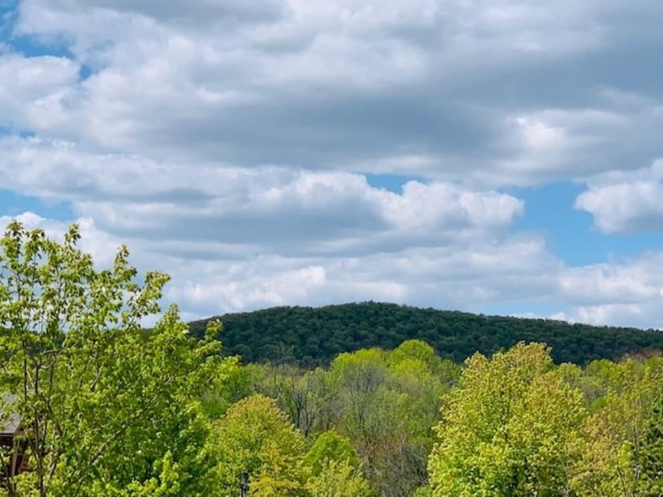 Breathtaking hilltop views perfect for peaceful mornings