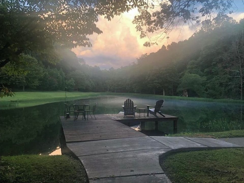 Private Lakehouse Retreat