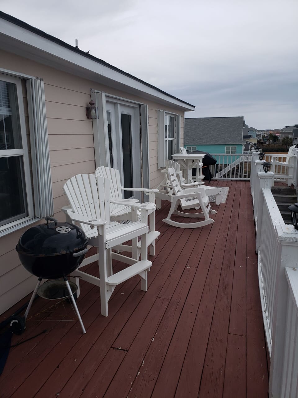 More upper deck sitting