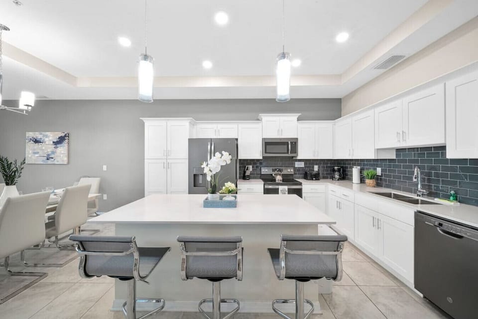 Fully equipped Kitchen!#Disney #Parks #kingdom #springs #StoreyLake #Apartment #Vacation #Rental #waterpark #Kissimmee #Orlando #universal #citywalk