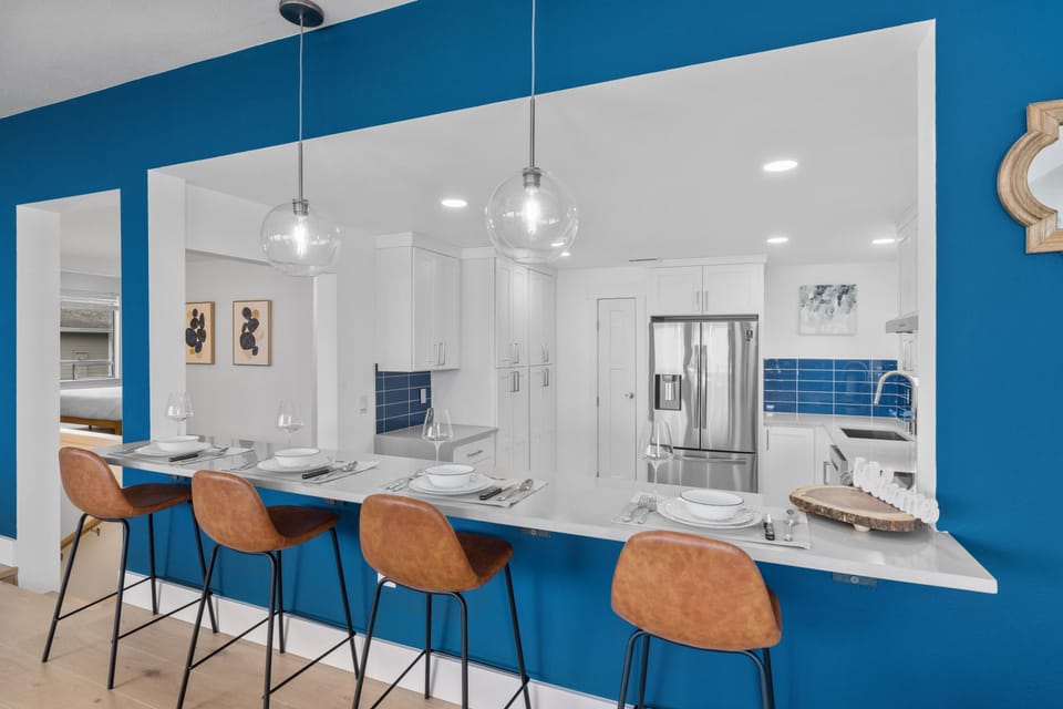 open view in to the kitchen