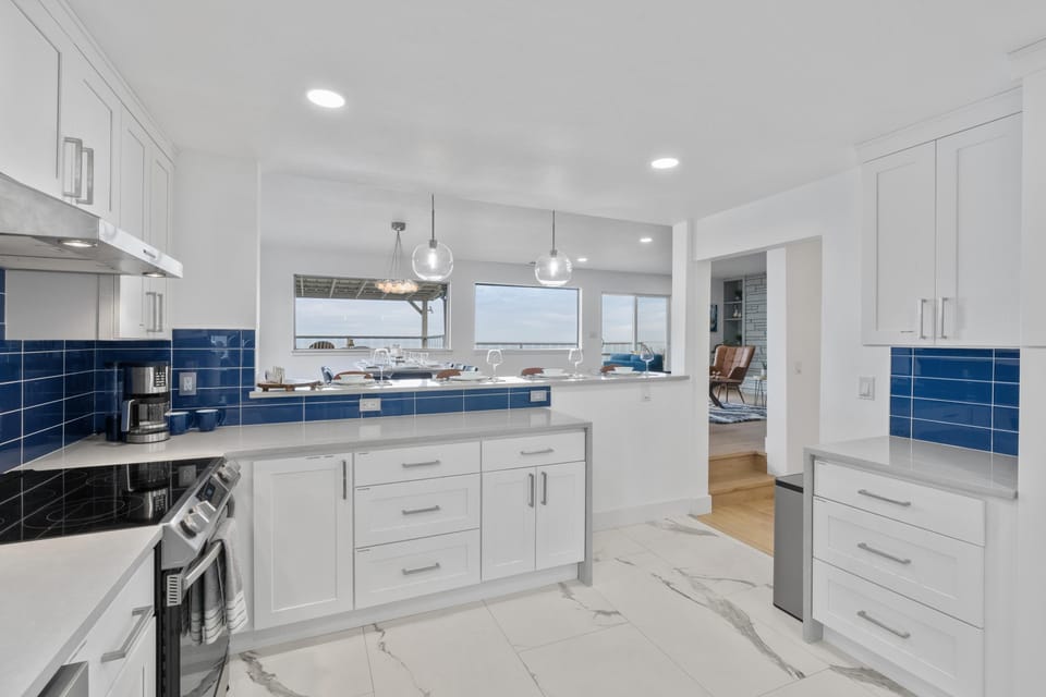 plenty of counter tops for entertaining or enjoying a large family meal