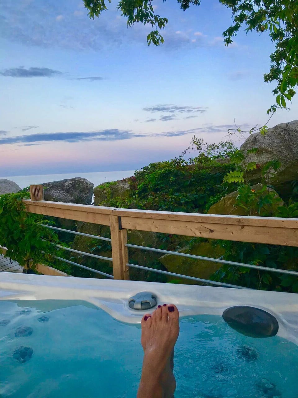 Outdoor spa tub