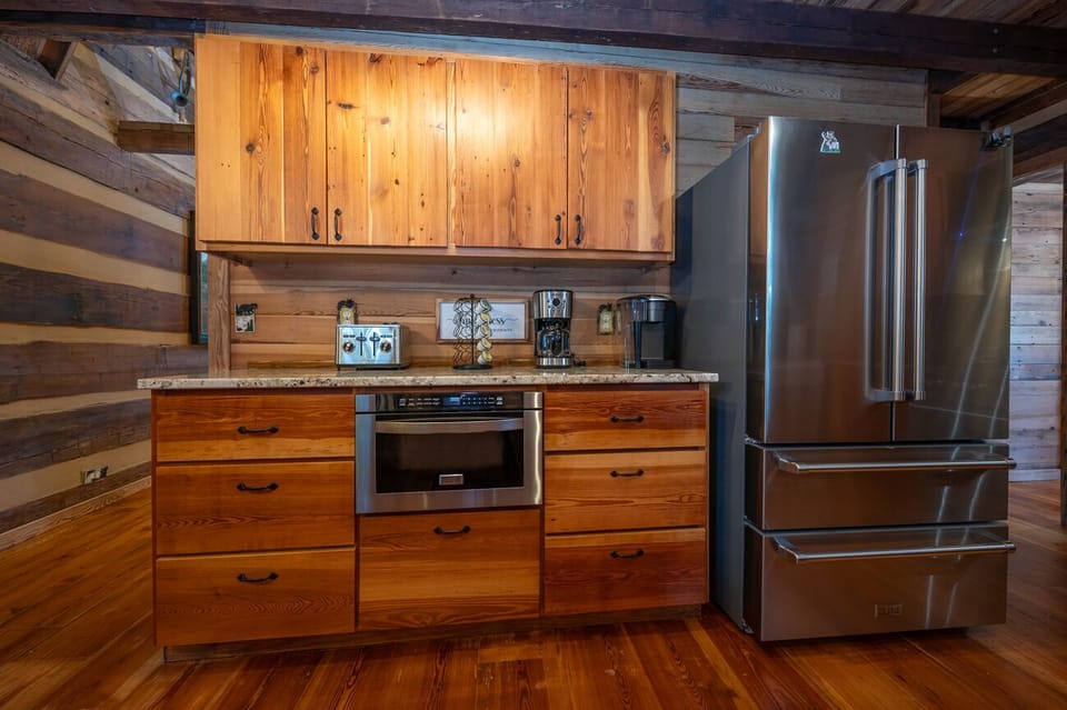 Full Sized Kitchen