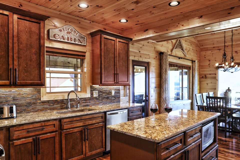 Comes with a fully stocked kitchen!