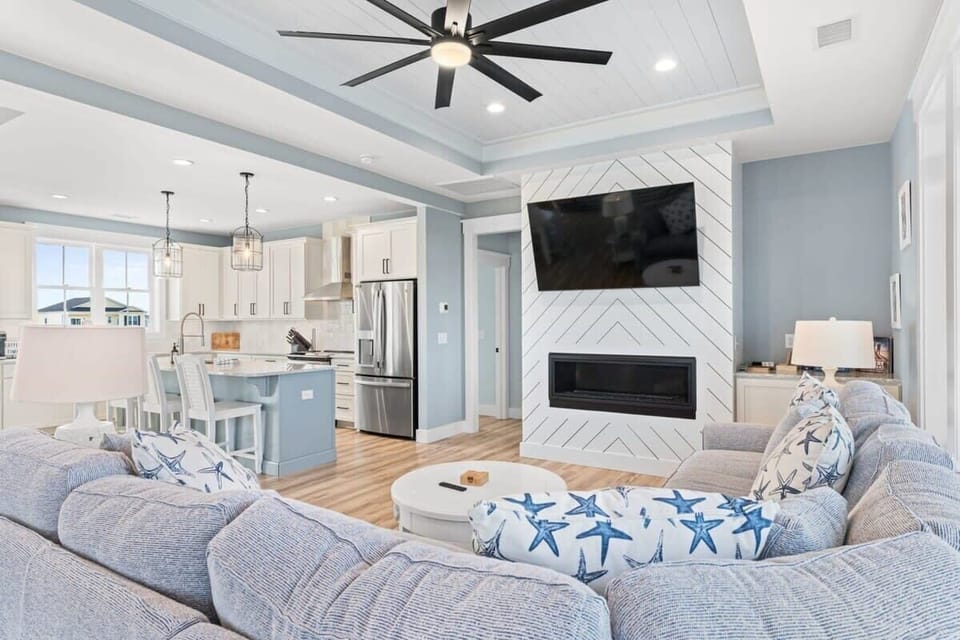 COZY LIVING AREA