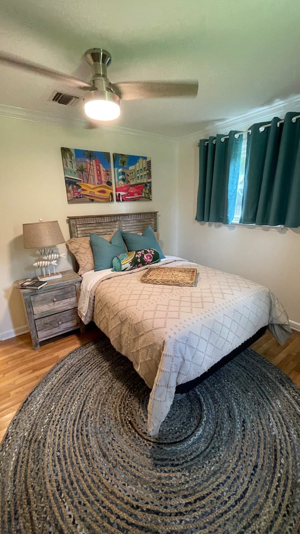 Guest bedroom (full)