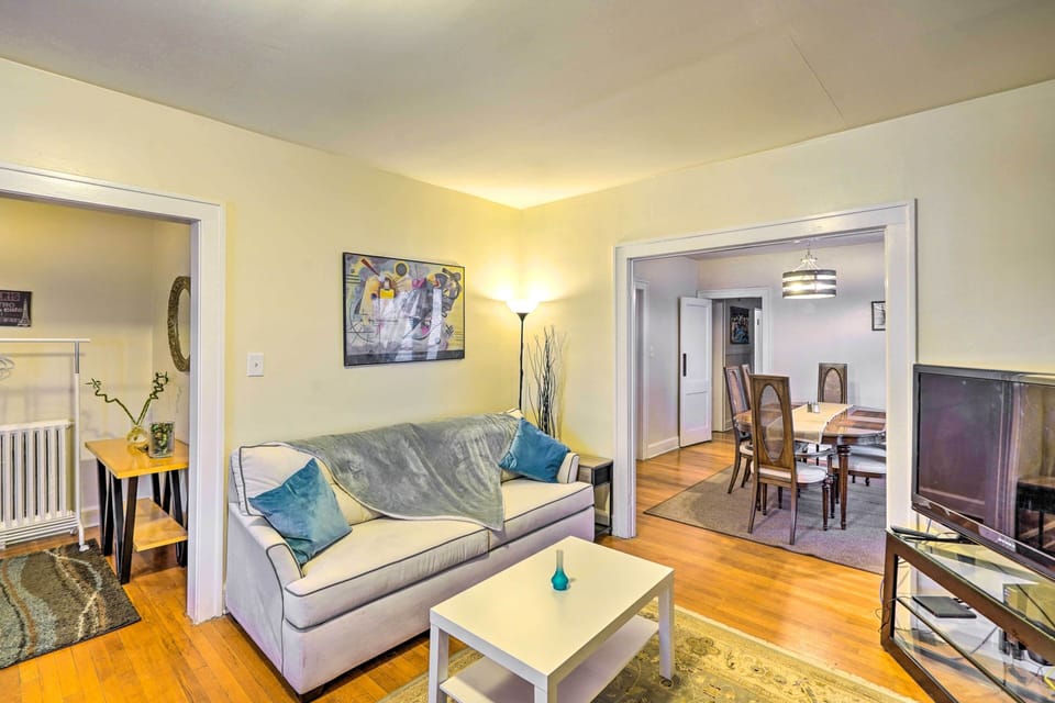 Albany Vacation Rental | 3BR | 1BA | 1,200 Sq Ft | Stairs Required to Access