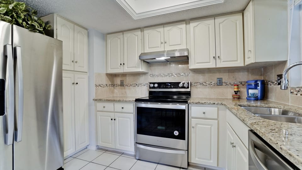Recently updated lighting appliances and granite counters