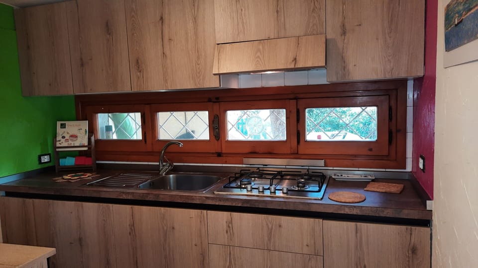 full equipped kitchenette