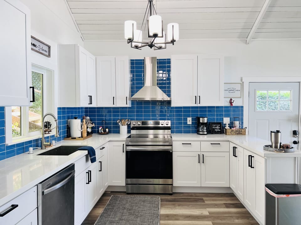 Full kitchen 
