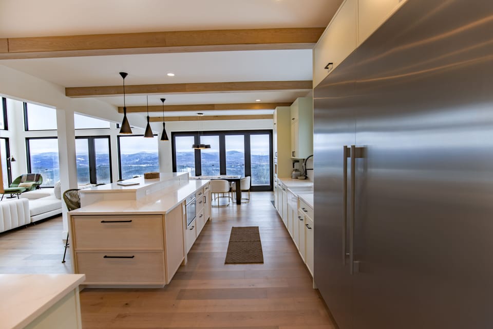 Fully equipped gourmet kitchen