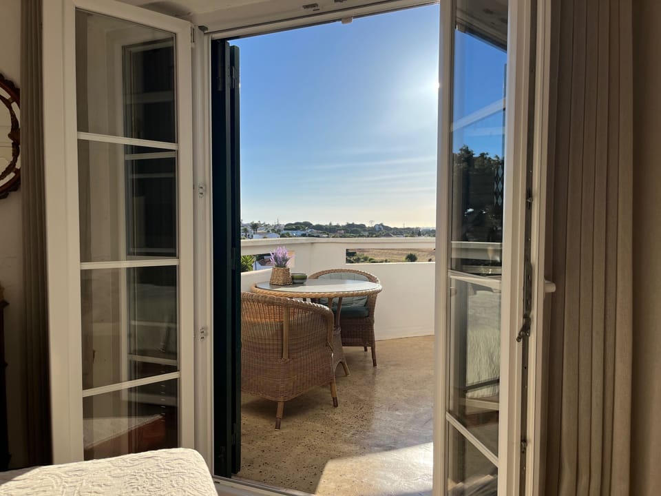 Balcony with a nice view for a sundowner