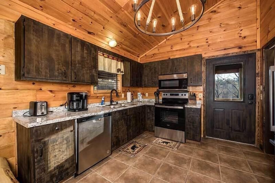 Rental Cabin Fully Equipped Kitchen