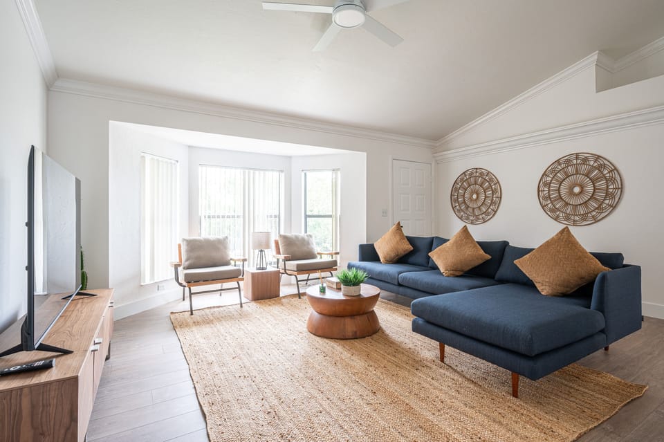 Bright & Spacious living Room