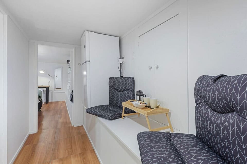 Pit stop, if needed, on the bench seating. Great for putting your shoes on before leaving for the day.