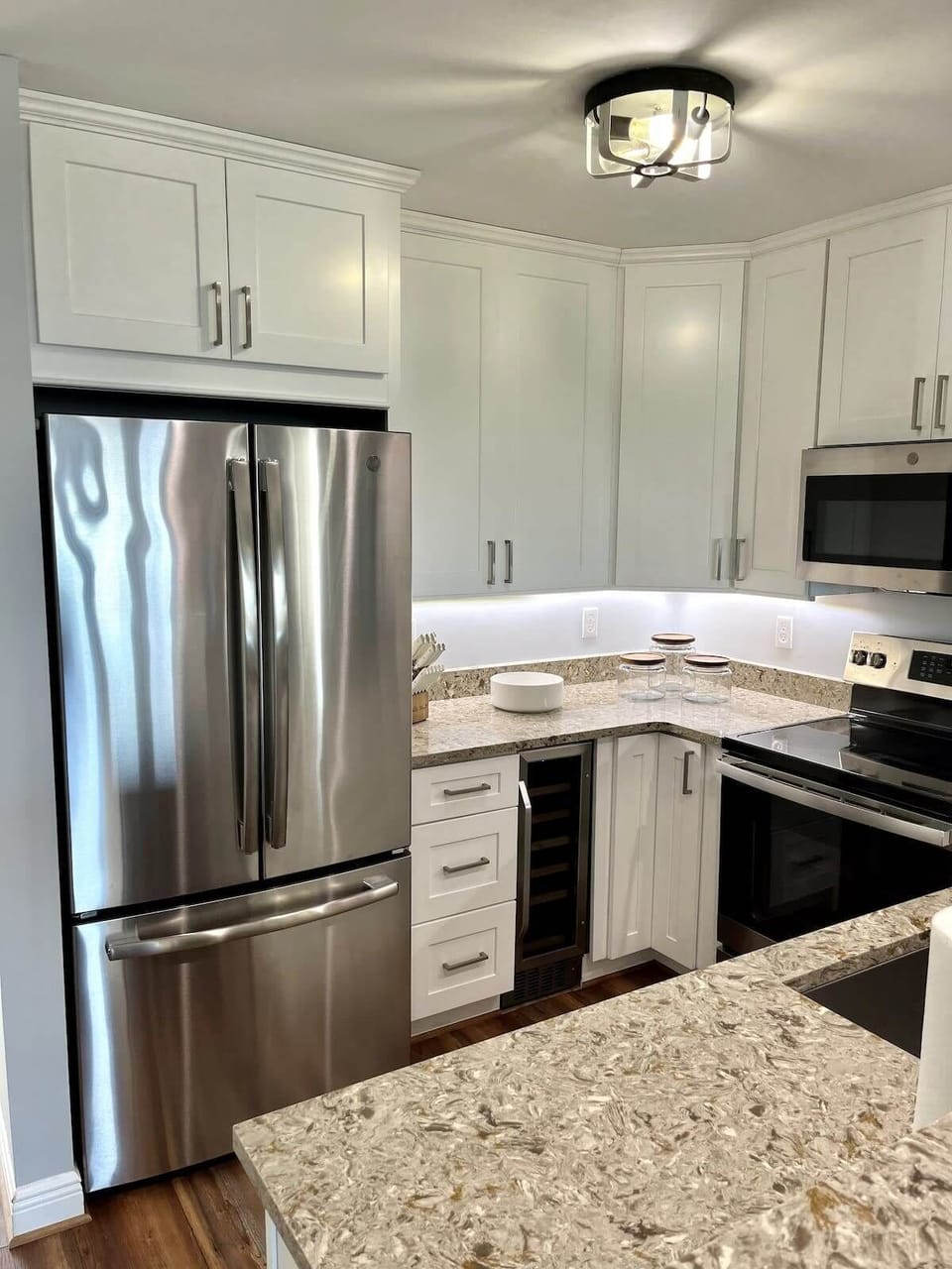 Fully Stocked Kitchen With Wine Cooler