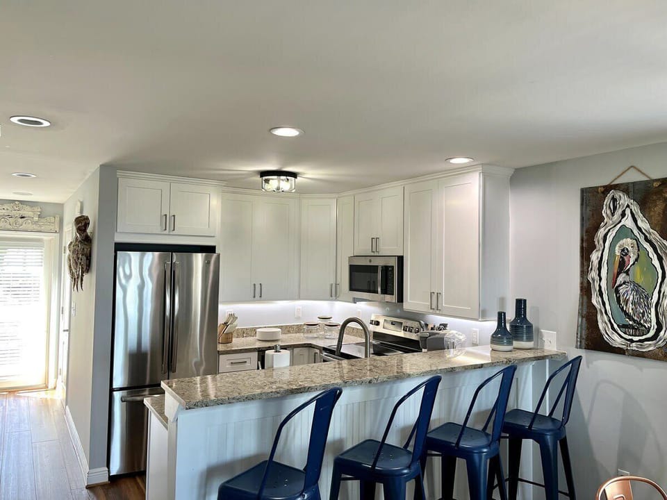 Kitchen With Bar Top