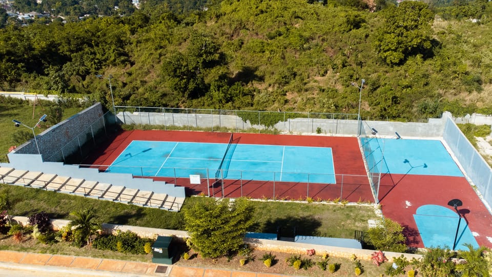 Tennis court 