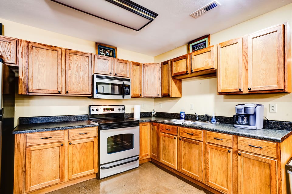 The kitchen is fully equipped. A slow cooker and a griddle are included. (No dishwasher).