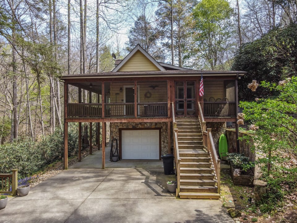 Adorable Mountain Cabin on the Pacolet River!