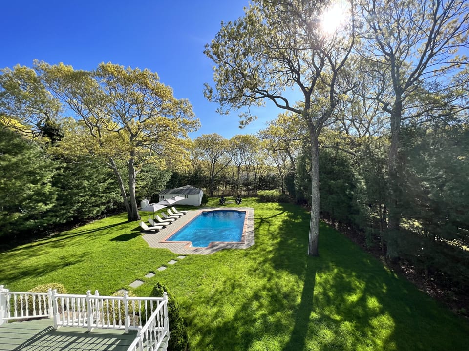 Large grass backyard
sprayed for ticks
perfect for kids & throwing a football 