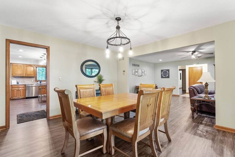 Dining room conveniently close to kitchen and living room 