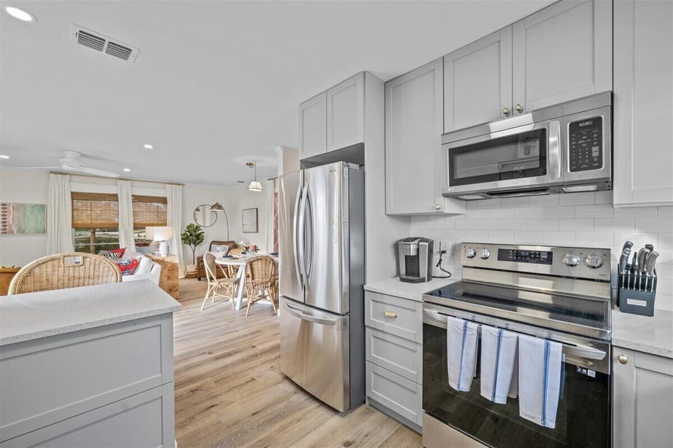 New kitchen with all that's needed for a gourmet meal