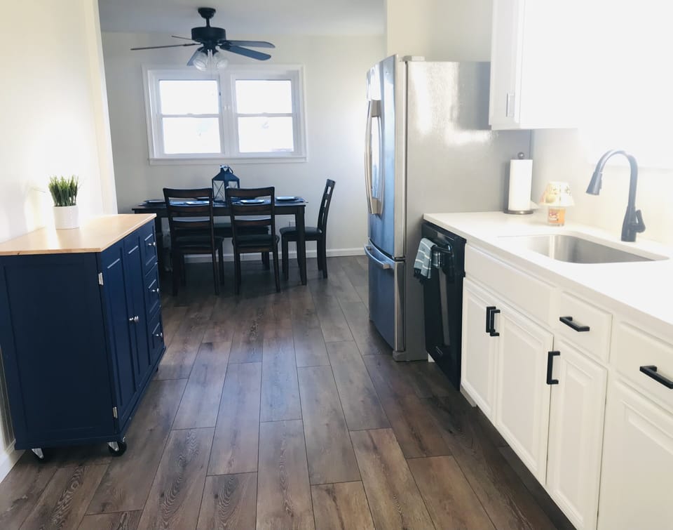 Kitchen Dining Area 