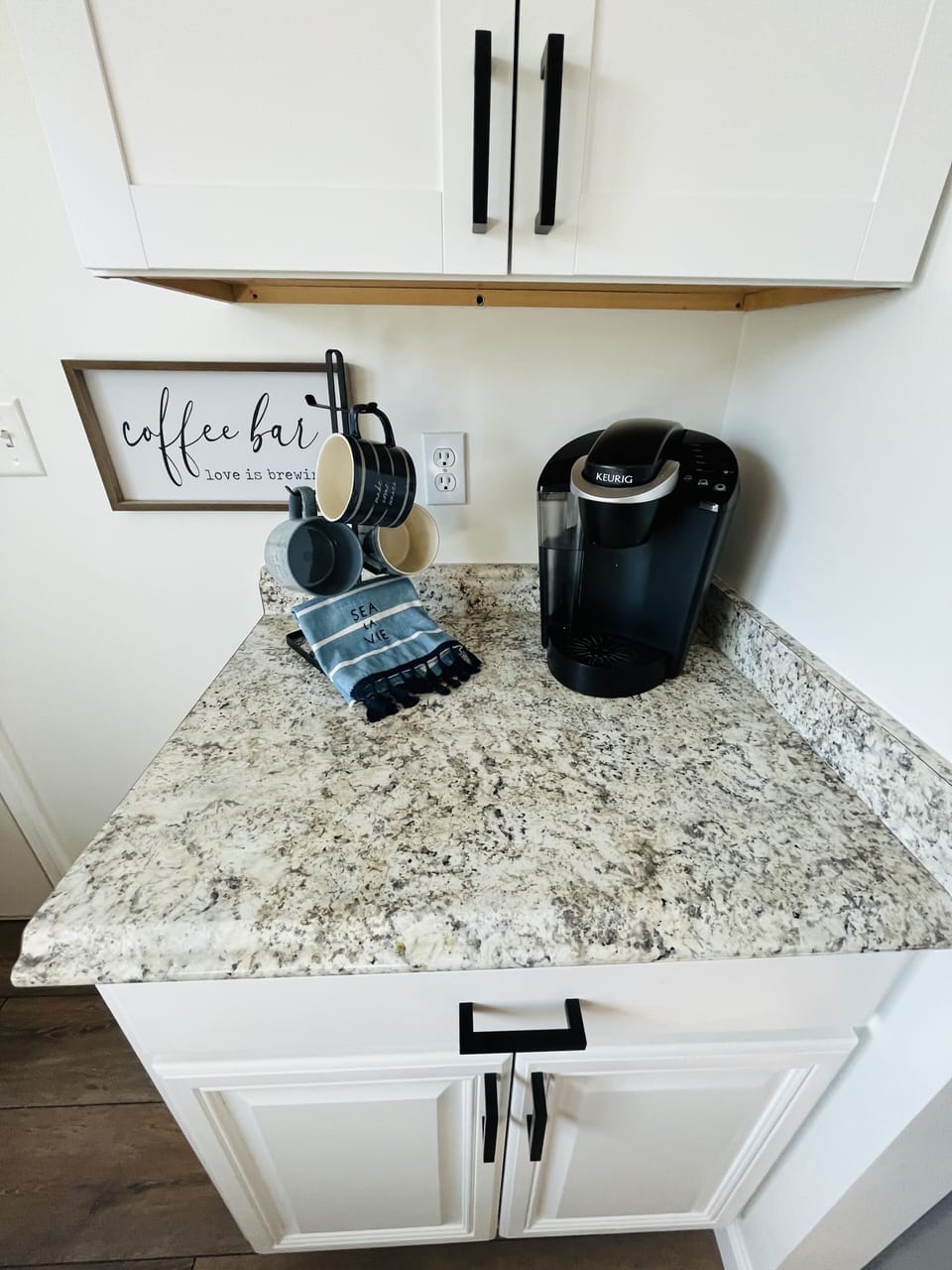 Kitchen Coffee/Tea Area 
