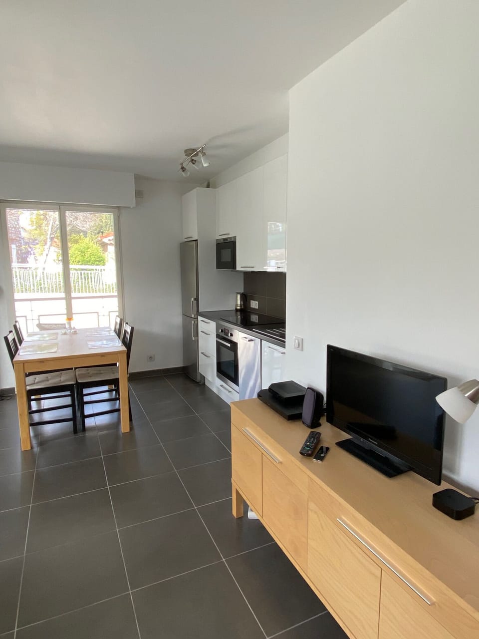Living room and open-plan kitchen 
