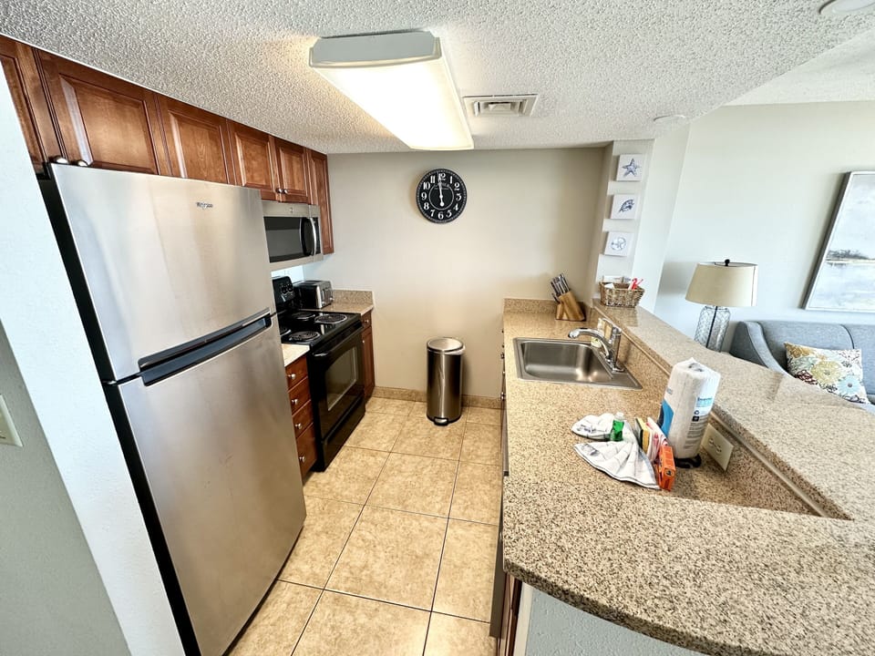 Full Kitchen.