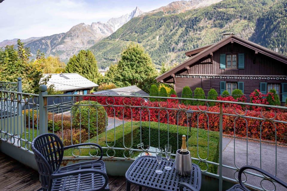 Balcony with mountain views