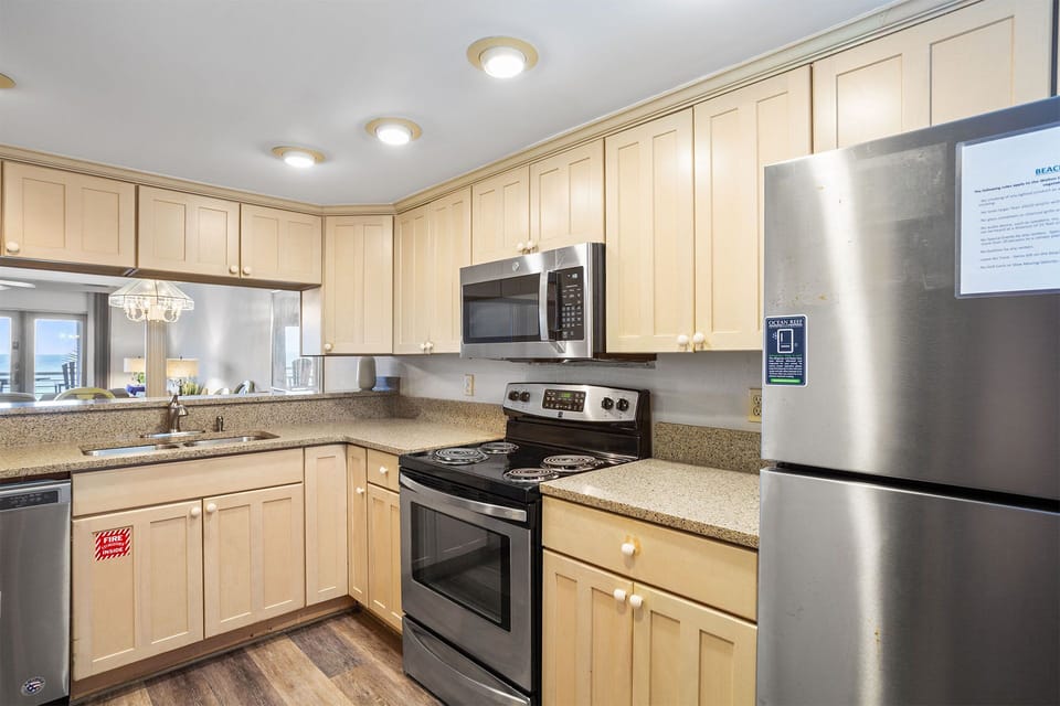 22-Walton-Dunes-13-Kitchen-Alt