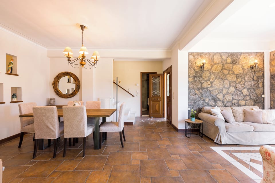 Villa Dining area