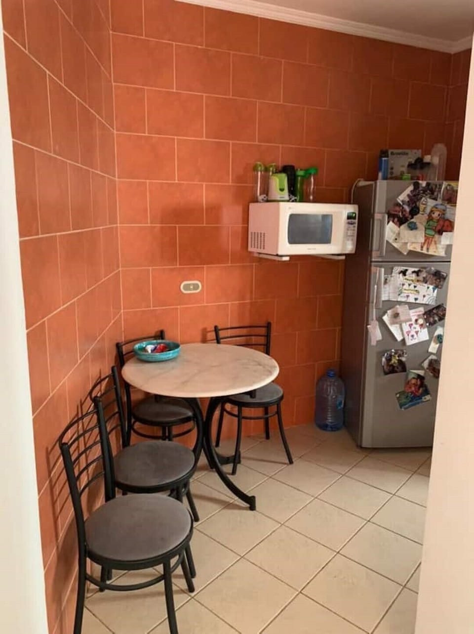 Dining area in kitchenette
