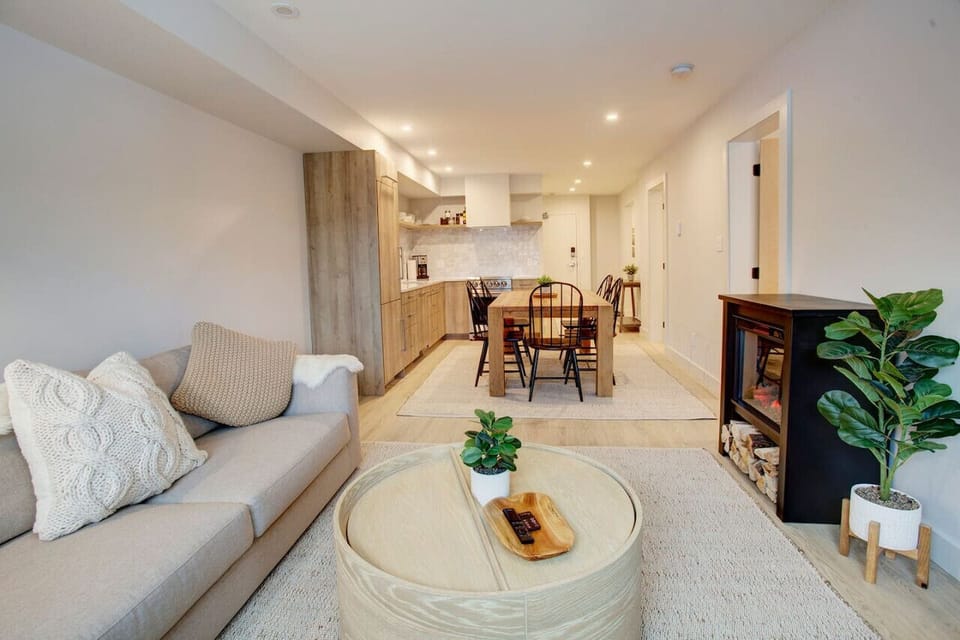Living Room with Fireplace and TV, hi speed WIFI for your stay! `The condo was clearly much-loved and recently remodeled. Clean, up-to-date, uncluttered and everything worked well. `-Chris, Portland, OR