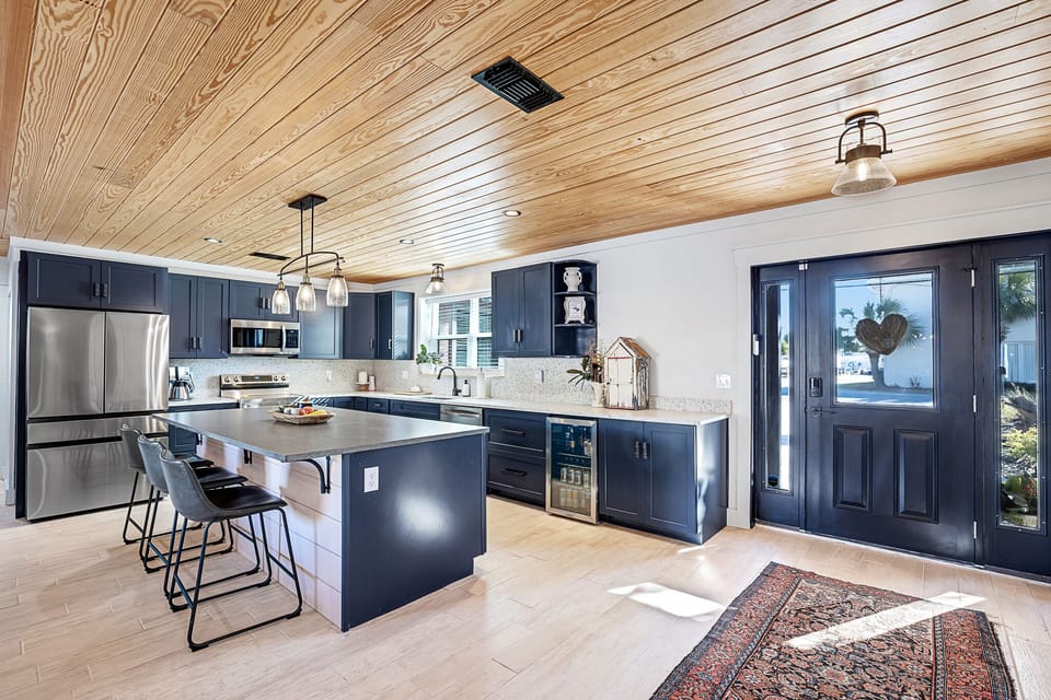Breakfast bar and wine cooler!