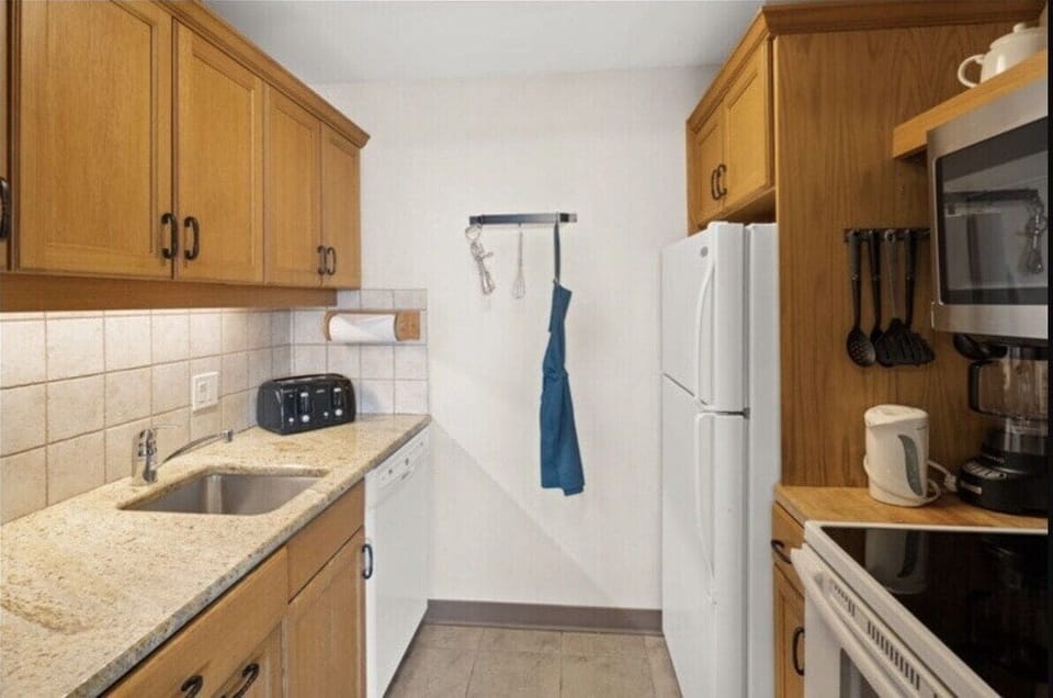 Fully stocked kitchen