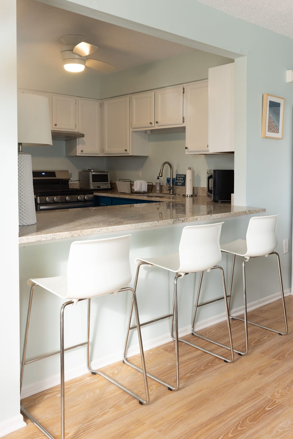 Breakfast Bar/Kitchen