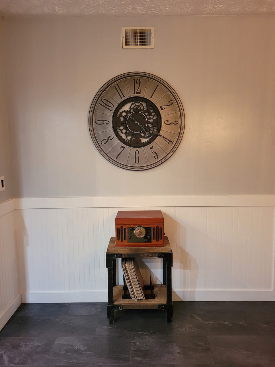 Record player / radio with AUX connection 