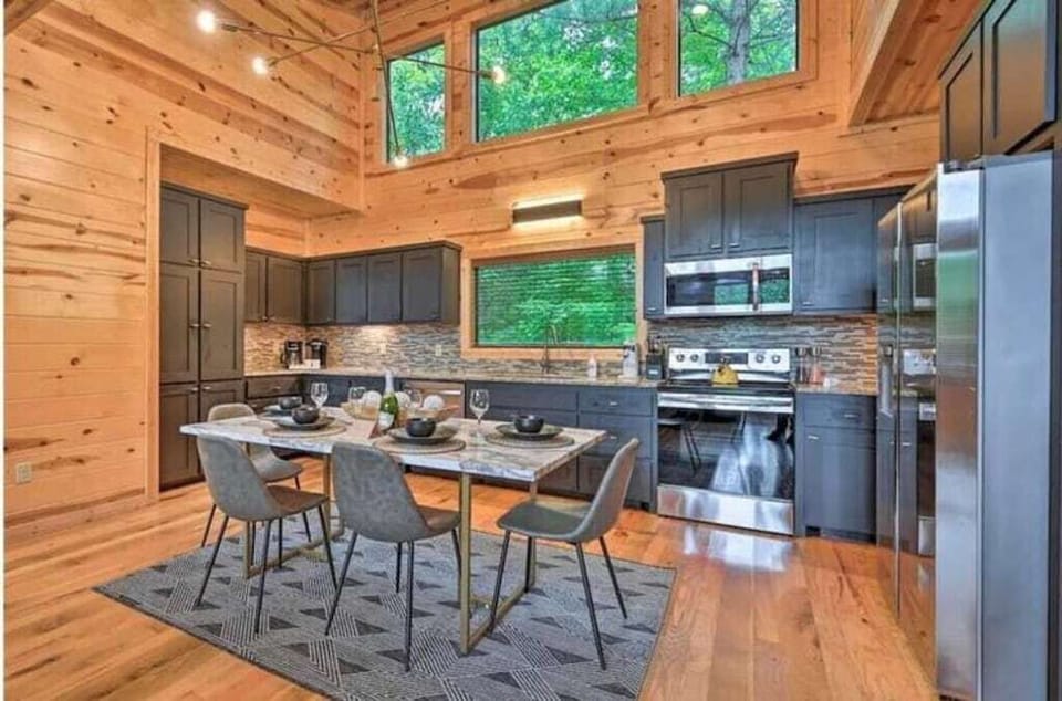 Kitchen and dining area