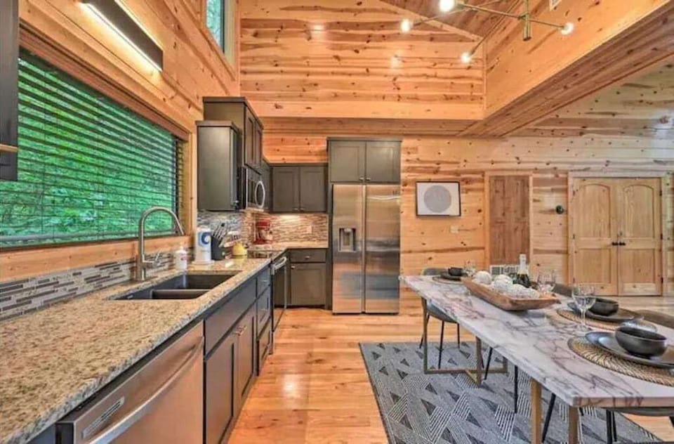 Kitchen and dining area